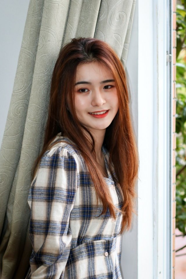 男生都喜欢的女同学,清纯甜美散发迷人气质