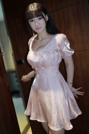 女神送上門!水嫩妹子朱可兒舌功一流讓人受不了