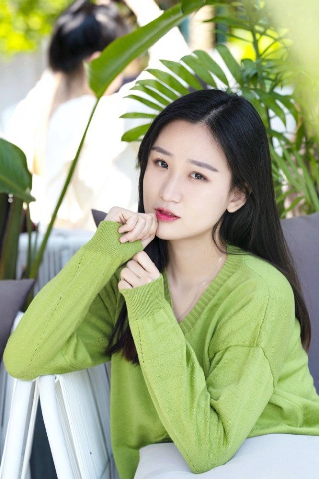 佳人相伴不寂寞,享受午后惬意下午茶时光