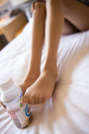 空姐制服丝足诱惑,模特程程程满足你对足交的幻想