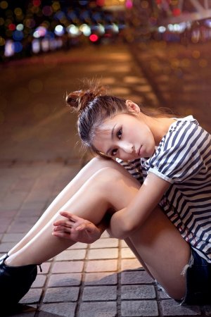 夜,偶遇小清新妹子