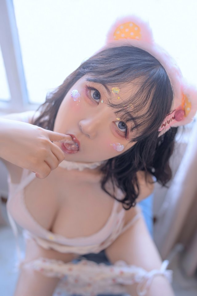 哥哥快来撸我!今天是你乖巧听话的小猫咪